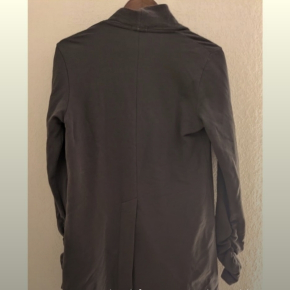 Lilla P. Women’s open front gray cardigan. - Picture 2 of 4